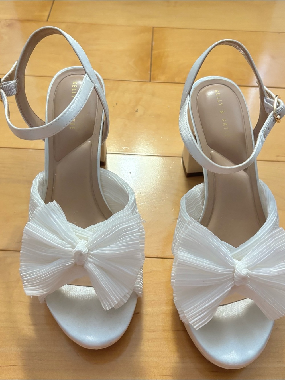 Kelly & Katie Heather Sandal Womens Size 9 White Bridal Bride Wedding Bow Heels - Picture 3 of 9